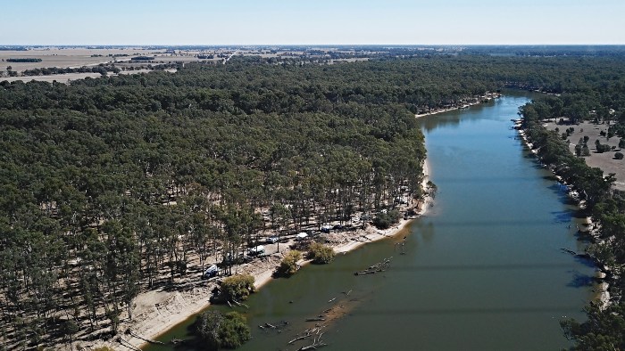 Yarrawonga River Camp right on the Murray River