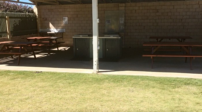 Camp Kitchen bbq area at the Belair Gardens Caravan Park in Geraldton WA