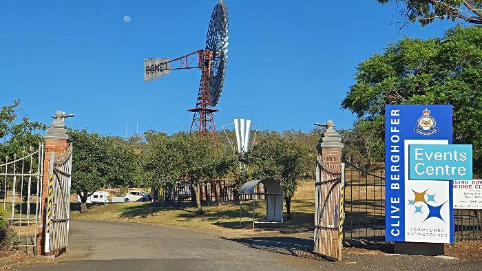 Entry gate to the Toowoomba Showgrounds